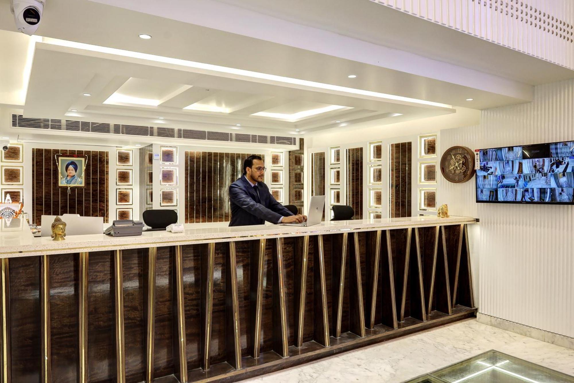Hotel Namaste Hindustan Just A Minute Away From New Delhi Railway Station And Connaught Place Extérieur photo
